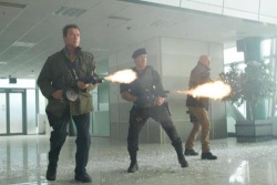 Schwarzenegger y Willis tienen más escenas junto a Stallone en esta vuelta