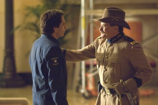 Ben Stiller como Larry y Robin Williams como Teddy Roosevelt en una escena de "Una Noche en el Museo 2"