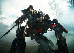 Optimus Prime usa las espadas en sus peleas "cuerpo a cuerpo"